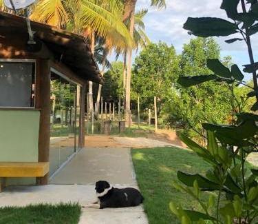 Caravelas Casa | Linda casa de 2 QUARTOS na beira d'água - Condominio Mar Doce!