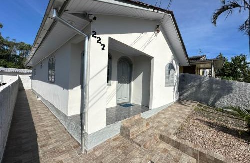 Vila Zuleima Apartamento | Linda e Ampla Casa Inteira Próxima ao Centro de Criciúma