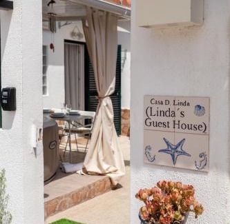 Costa de Caparica Apartamento | "Linda's Guest House" Beach House with Private Patio & Hot Tub, 3 Min from the Beach