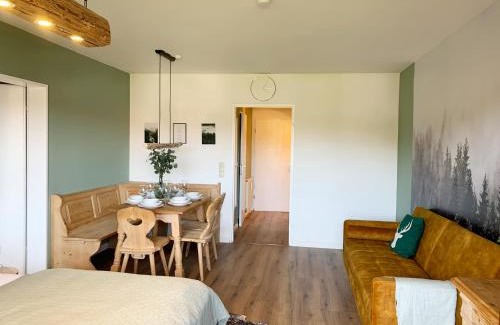 Oberreute Apartamento | Lindners Hideaways - Bergnest Lodge - Bergblick Fewo 6 Pers Balkon Garten Hund Ski Unterkunft Luftkurort Oberreute nähe Buchenegger Wasserfälle Eistobel Bodensee