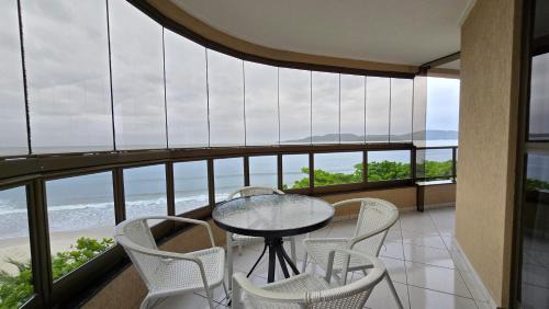 Itapema Apartamento | Lindo Apto Itapema Meia Praia Frente ao Mar, 6 pessoas, alto padrão