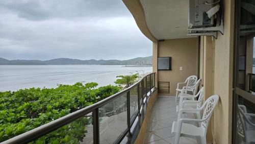 Itapema Apartamento | Lindo Apto Itapema Meia Praia Frente ao Mar, 6 pessoas, alto padrão