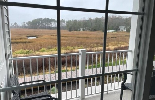 Rehoboth Beach Condominio | **LINENS INCLUDED!!** First Floor Condo with Community Pool & Bayviews