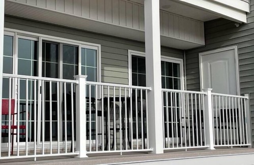 Rehoboth Beach Condominio | **LINENS INCLUDED!!** First Floor Condo with Community Pool & Bayviews