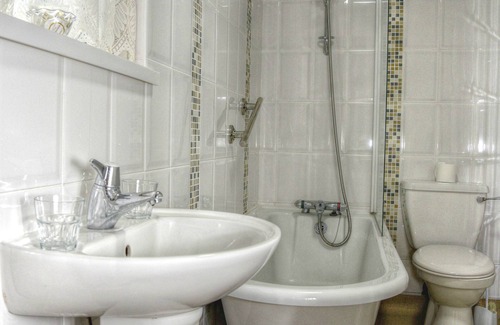 Criccieth Hotel | Lion Hotel and Studio Apartments