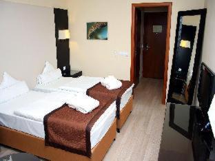 Istvanmezo Hotel | Lion's Garden Hotel