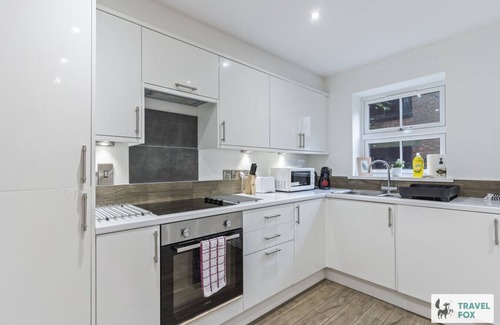 Leek Casa | Lisa's House Leek Parking Close to Alton Towers