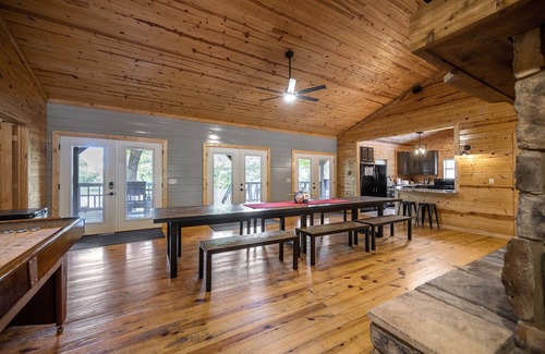 Broken Bow Cabina | Listing Includes Both Riverfront Cabins!