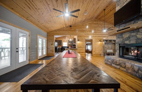 Broken Bow Cabina | Listing Includes Both Riverfront Cabins!