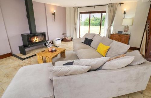 Harvington Casa | Little Acre