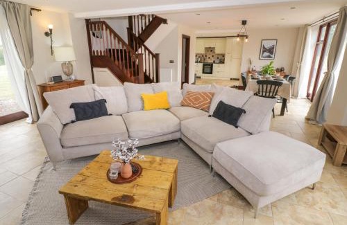 Harvington Casa | Little Acre