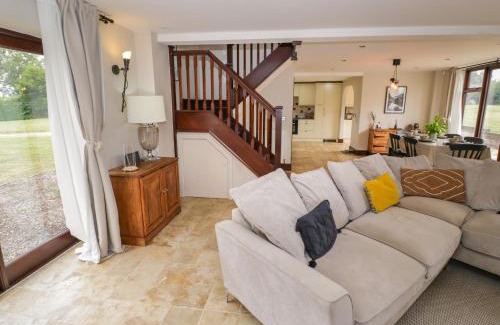 Harvington Casa | Little Acre