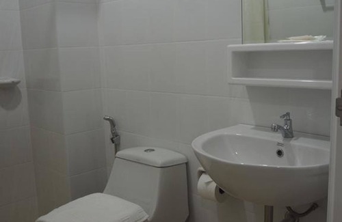 Hat Yai Casa | Little Bear Guesthouse and Restaurant