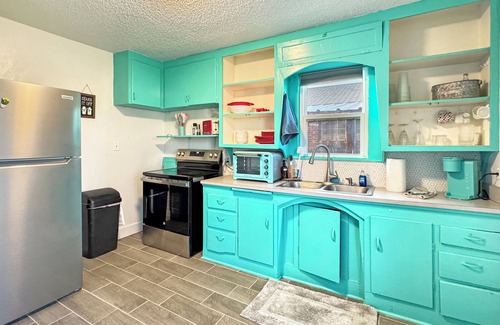Lubbock Casa | Little Buddy! 3 blocks to museum