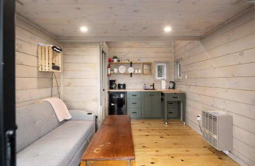 Chatsworth Casa | Little Cabin in the Pines