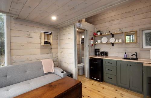Chatsworth Casa | Little Cabin in the Pines