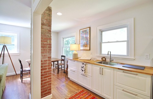 Lynn Casa | LITTLE CAMP BUNGALOW