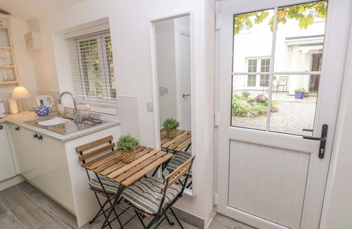 Cowbridge Cabaña | LITTLE CLOUD, romantic, character holiday cottage in Cowbridge