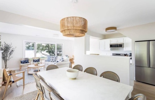 Empire Casa | Little Glen Cottage| Waterfront | Hot Tub| Dog Friendly!