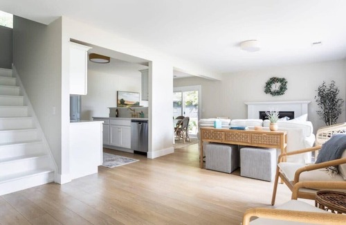 Empire Casa | Little Glen Cottage| Waterfront | Hot Tub| Dog Friendly!