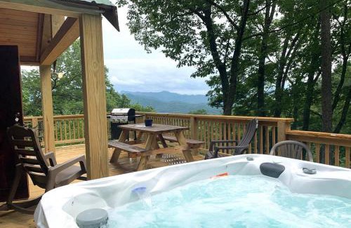 Bryson City Casa | Little Goldies