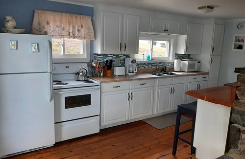 Newcastle Cabaña | Little Gray Cottage On The Lake