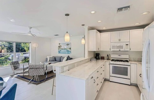 West Palm Beach Casa | Little Havana - Unwind in a Tropical Garden Retreat with Private Pool