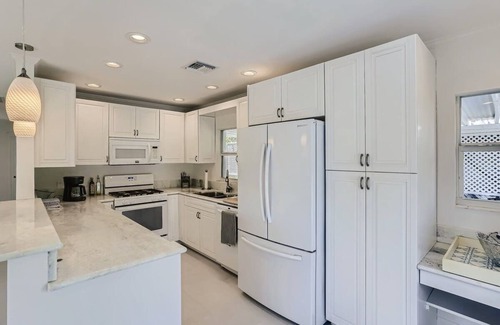 West Palm Beach Casa | Little Havana - Unwind in a Tropical Garden Retreat with Private Pool