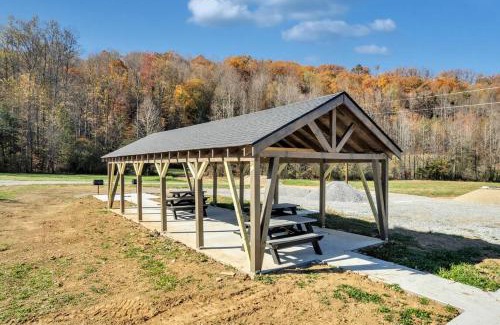 Cosby Casa | Little Haven Cottage-Pickleball Court, Creek, WIFI, Mountain Views, Starting at 79"