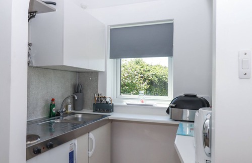 Beaworthy Cabaña | LITTLE HENFORD, pet friendly, with a garden in Ashwater