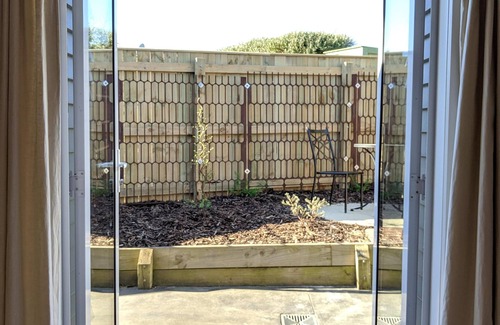 Havelock North Casa | Little House - un pequeño edificio en el tranquilo y suburbano Havelock North