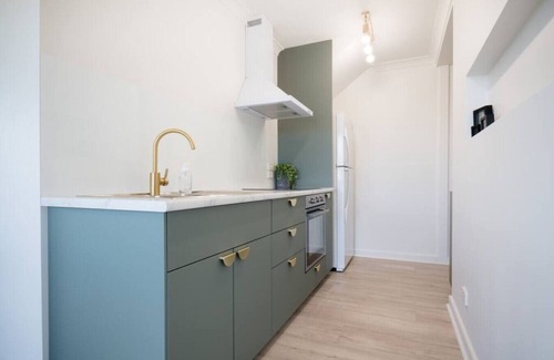 Riverside Casa | Little House on The Hill in Riverside