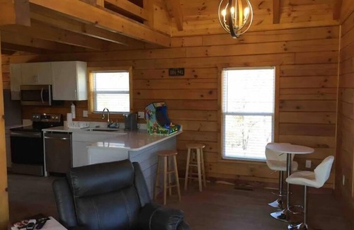 McMinn County Casa | Little House On The Quarry