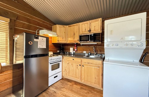 Island Park Cabina | PRAIRIE CABIN🐕PET FRIENDLY WIFI FREE BBQ GRILL⭐️35MIN TO YELLOWSTONE FIRE PIT
