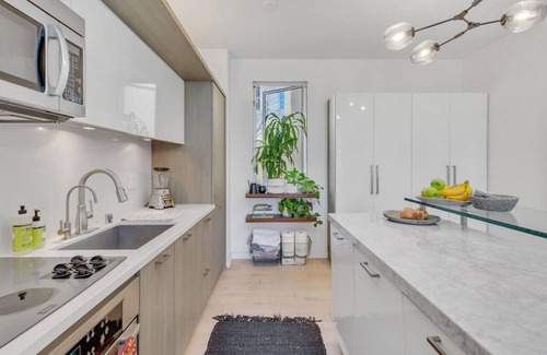 Little Italy Condominio | Little Italy Urban Designer Loft Parking, W/D, AC