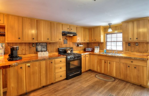 Rangeley Plantation Casa | Little Moose Cabin - ATV and snowmobile from your door!