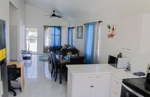 Discovery Bay Casa | Little Paradise