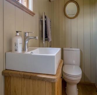 Stratfield Mortimer Cama Y Desayuno | Little Park Farm Queen Anne Farmhouse & Apartments