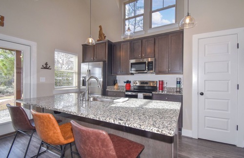 Tallassee Cabina | Little Red at Kowaliga Bay by Big Fish Real Estate Group at Lake Martin