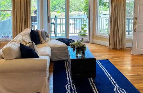 Gloucester Casa | Little River Retreat