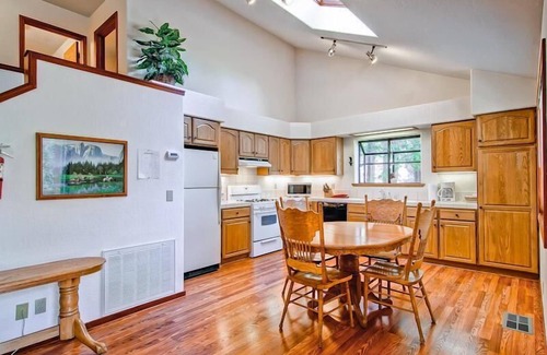Yosemite West Casa | Little Sport