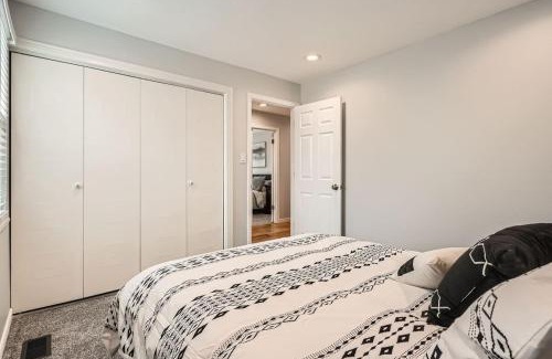 Littleton Casa | Littleton DTC updated GEM with Hot Tub!