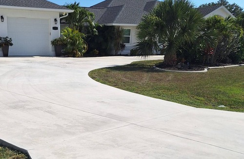 Deep Creek Apartamento | LIUXURY STUDIO IN DEEDED COMMUNITY GOLF ! BLOCK AWAY, HEATED POOL!