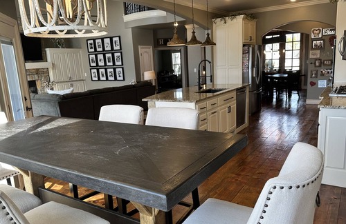 Bixby Casa | LIV Golf 2.8 miles away. Gorgeous 4 bedroom 3.5 bath w/ outdoor oasis.