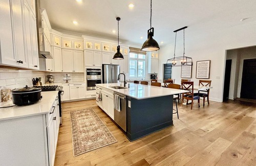 Westfield Casa | LIV Golf: 5 Bedroom 4.5 bath Chatham Hills home 5 minute walk to clubhouse