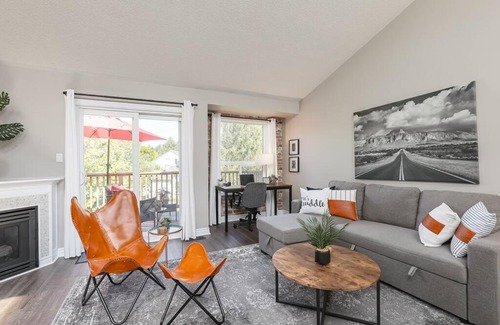 Collingwood Casa | Live Well Collingwood: Beautiful Retreat with Pool