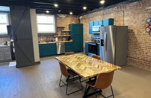 Sardis Apartamento | Livie’s Loft Trendy loft on Main Street