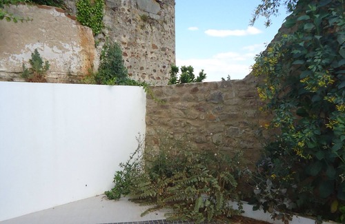 Redondo Villa | VIVIR EN UN CASTILLO MEDIEVAL POR ÉVORA- ALQUILER A LARGO PLAZO