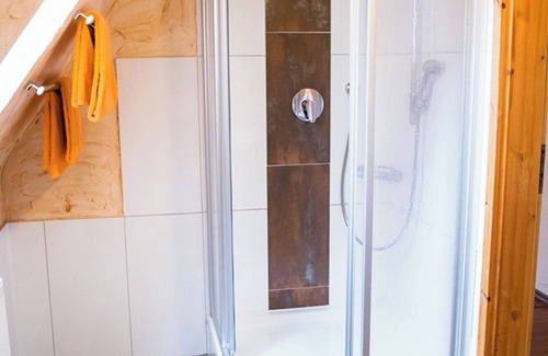 Wiernsheim Apartamento | Living in the "Alter Heuboden" 10 minutes from the Pforzheim Süd highway