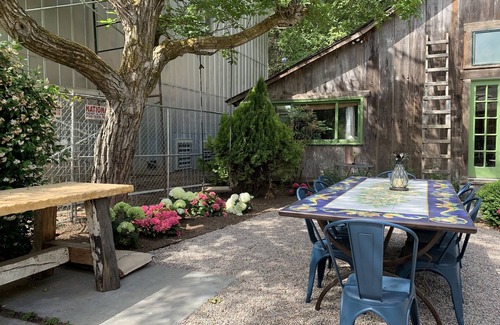 Yountville Cabaña | Living the Napa dream in this ideally located Yountville cottage.
